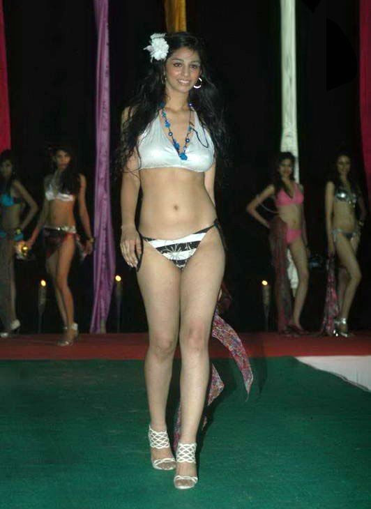 Hot Indian Models Bikini Bash Pictures 2011