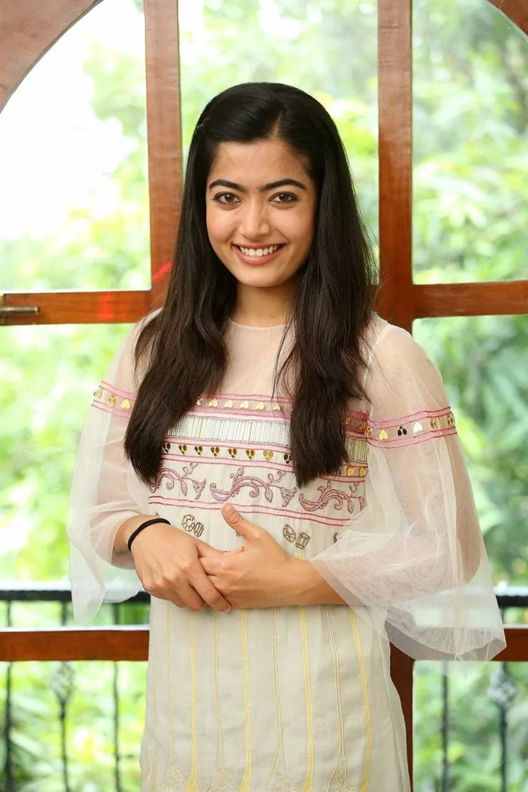 Indian Beautiful Girl Rashmika Mandanna Long hair Face