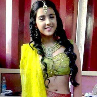 Profil Roshni Walia Sebagai Ajabde Dalam Film Mahaputra