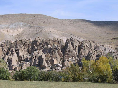 troglodyte stone house village in IRAN Seen On www.coolpicturegallery.net