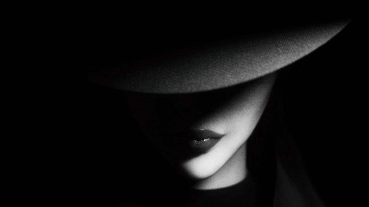 Wallpaper Girl Hat BW