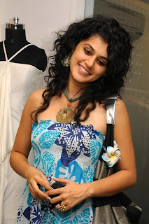 Actress Taapsee Pannu Cute Looking Images, Sexy Taapsee latest stills from Jhummandi Naadam Press Meet