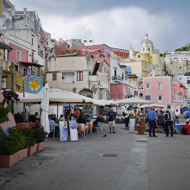 I locali alla Corricella a Procida