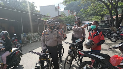 Monitoring Penerapan Prokes, Sat Sabhara Polres Tana Toraja Lakukan Patroli Bersepeda 