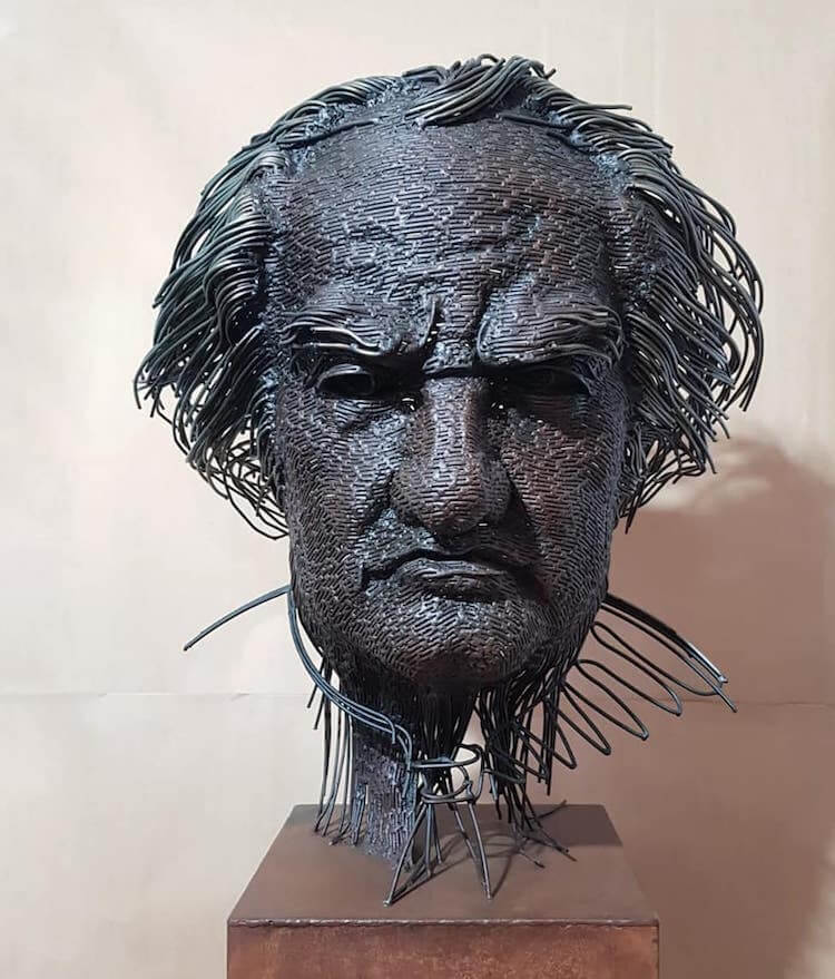 Sculptor Creates Portraits Of Historical Figures By Using Industrial Metal Wires