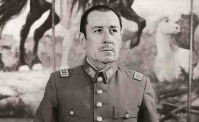 En la foto aparece el general Carlos Prats en su uniforme