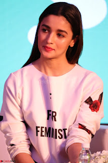 Alia Bhatt looks super cute in T Shirt   IMG 7788.JPG