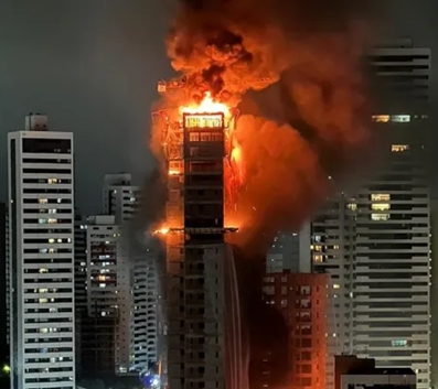 Prédio pega fogo em Recife Capital de Pernambuco