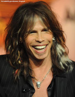 celebrity gossip Steven Tyler Injured After Slipping in Hotel Shower