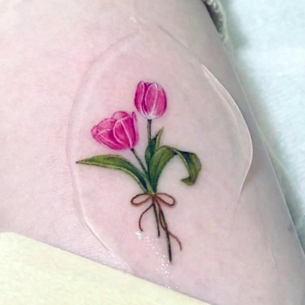 50 lindas tatuagens de buquê de flores | Veja e fique inspirada!