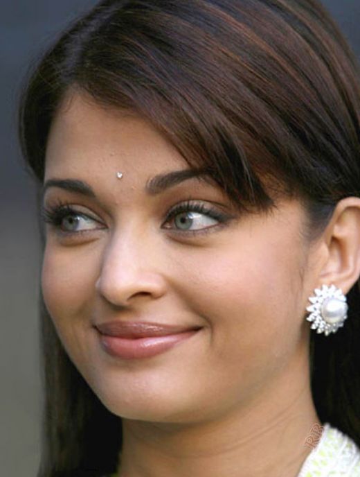 Born in a traditional south Indian family Aishwarya Rai started modelling