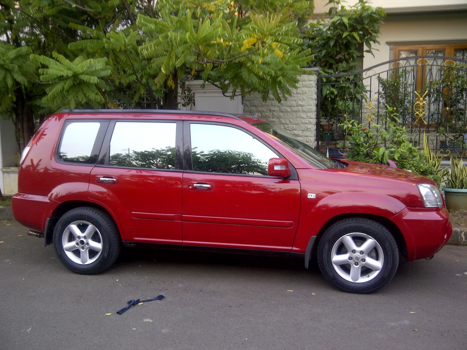 IKLAN BISNIS SAMARINDA Dijual Mobil Nissan X Trail ST Matic 2006