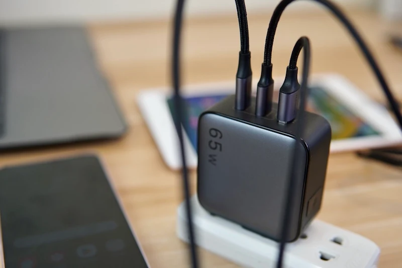 UGREEN GaN X 65W 3-port Travel Charger Review