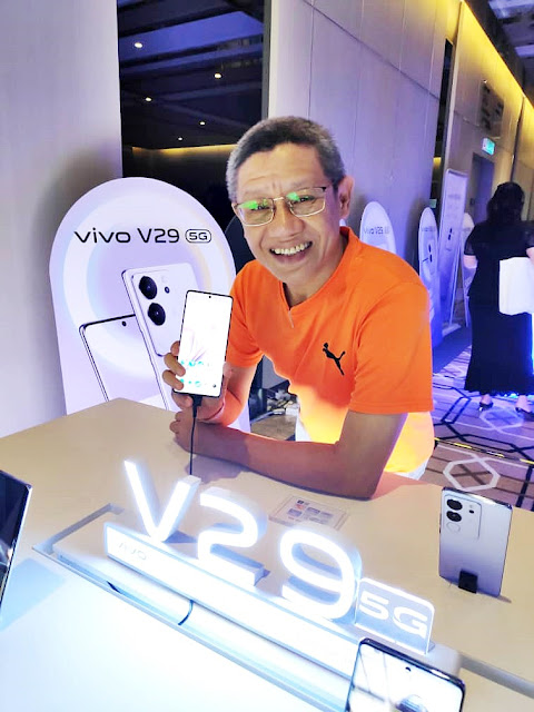 Uncle Hong vivo V29 Malaysia Launch