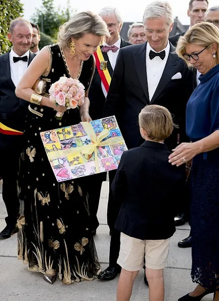 Queen Mathilde style DVF - DIANE VON FURSTENBERG Vivanette Embroidered Tulle Goddess Gown, A Bag With A Story Clutch