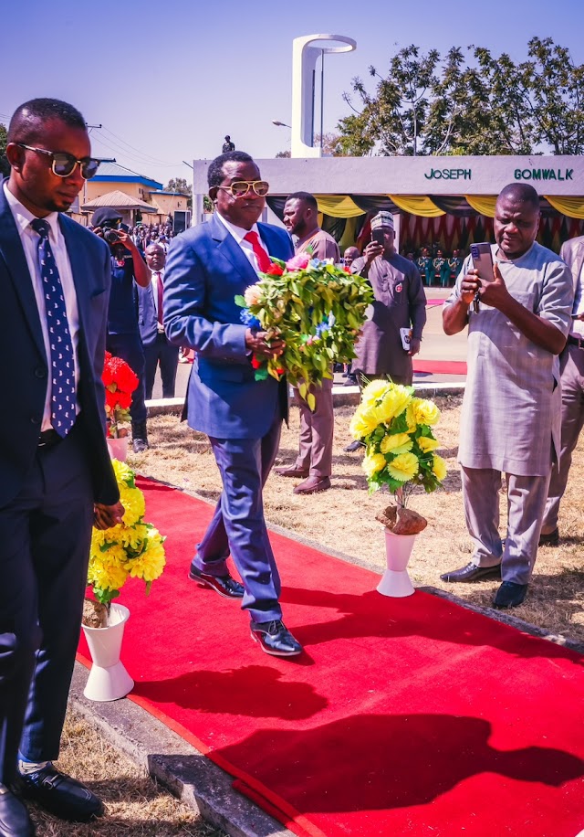 "LET US ENCOURAGE OUR ARMED FORCES TO DO MORE" GOVERNOR LALONG URGES NIGERIANS AS HE LAYS WREATH TO HONOUR FALLEN HEROES. 