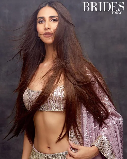 Vaani Kapoor navel hot actress