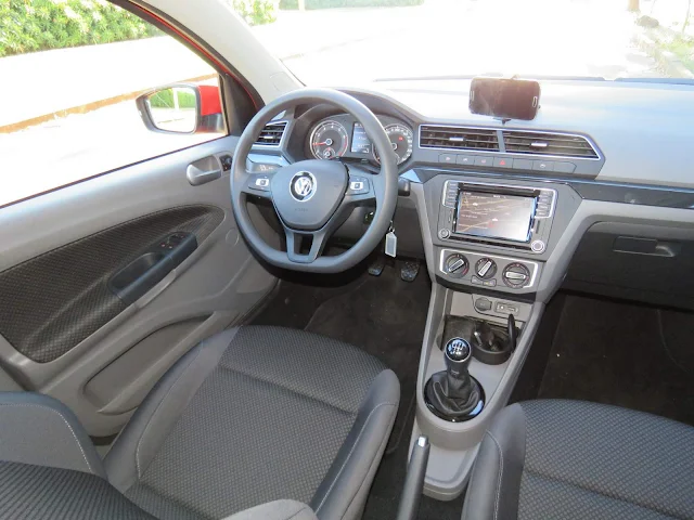 Novo VW Gol 2017 Comfortline 1.6 - interior - painel