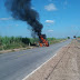 Urgente VÍDEO: Carro pega fogo próximo  a Valão Seco, São Francisco  