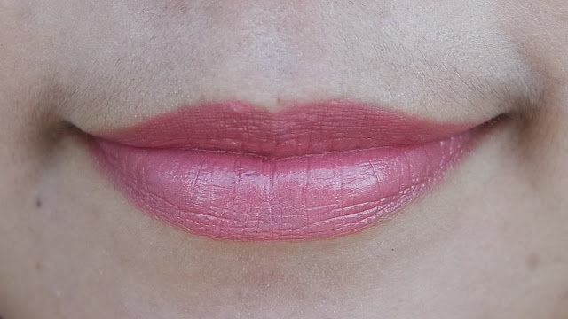 Swatch ULTIMA II ProCollagen Lipstick Spice