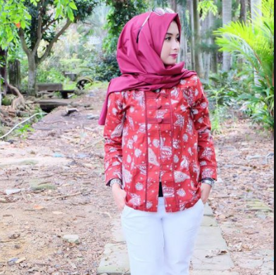 Batik formal wanita modern