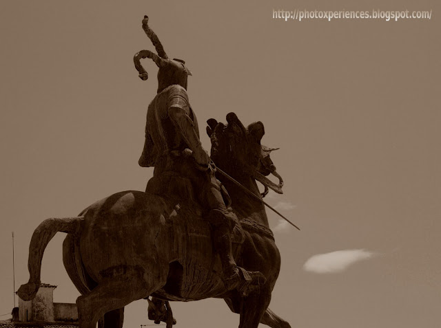 Estatua ecuestre de Francisco de Pizarro en Trujillo. Equestrian statue.