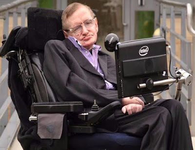 صورة لعالم الفيزياء النظرية ستيفن هوكينغ Stephen Hawking