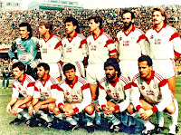 GALATASARAY S. K. - Estambul, Turquía - Temporada 1988-89 - Simovic, Demiriz, Savas Koç, Tanman, Önal y Yuvakuran; Kovacevic, Yildiz, Çolak, Tütüneker y Prekazi - GALATASARAY S. K. 5 (Tütüneker 2 y Çolak 3), NEUCHATEL 0 - 09/11/1988 - Copa de Europa, octavos de final, partido de vuelta - Estambul (Turquía), estadio Ali Sami Yen - El Galatasaray levanta un 3-0 de la ida y se clasifica para cuartos