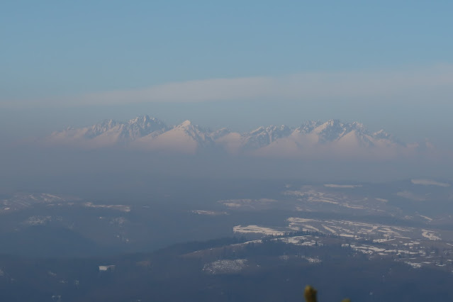 Vysoké Tatry, pohľad z cesty na Smrekovicu.