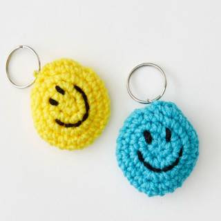 PATRON GRATIS LLAVERO SMILE DE CROCHET 13057