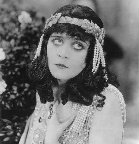 Theda Bara so sultry