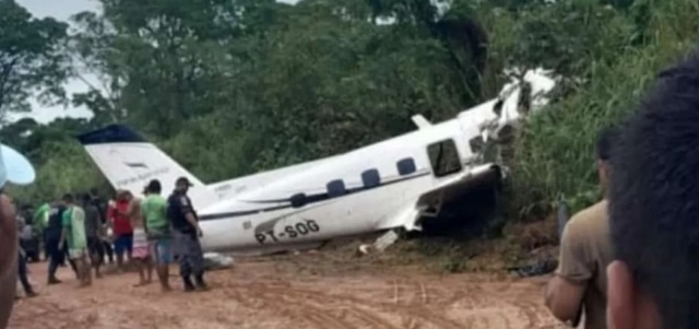 Avião cai no Amazonas e deixa 14 mortos