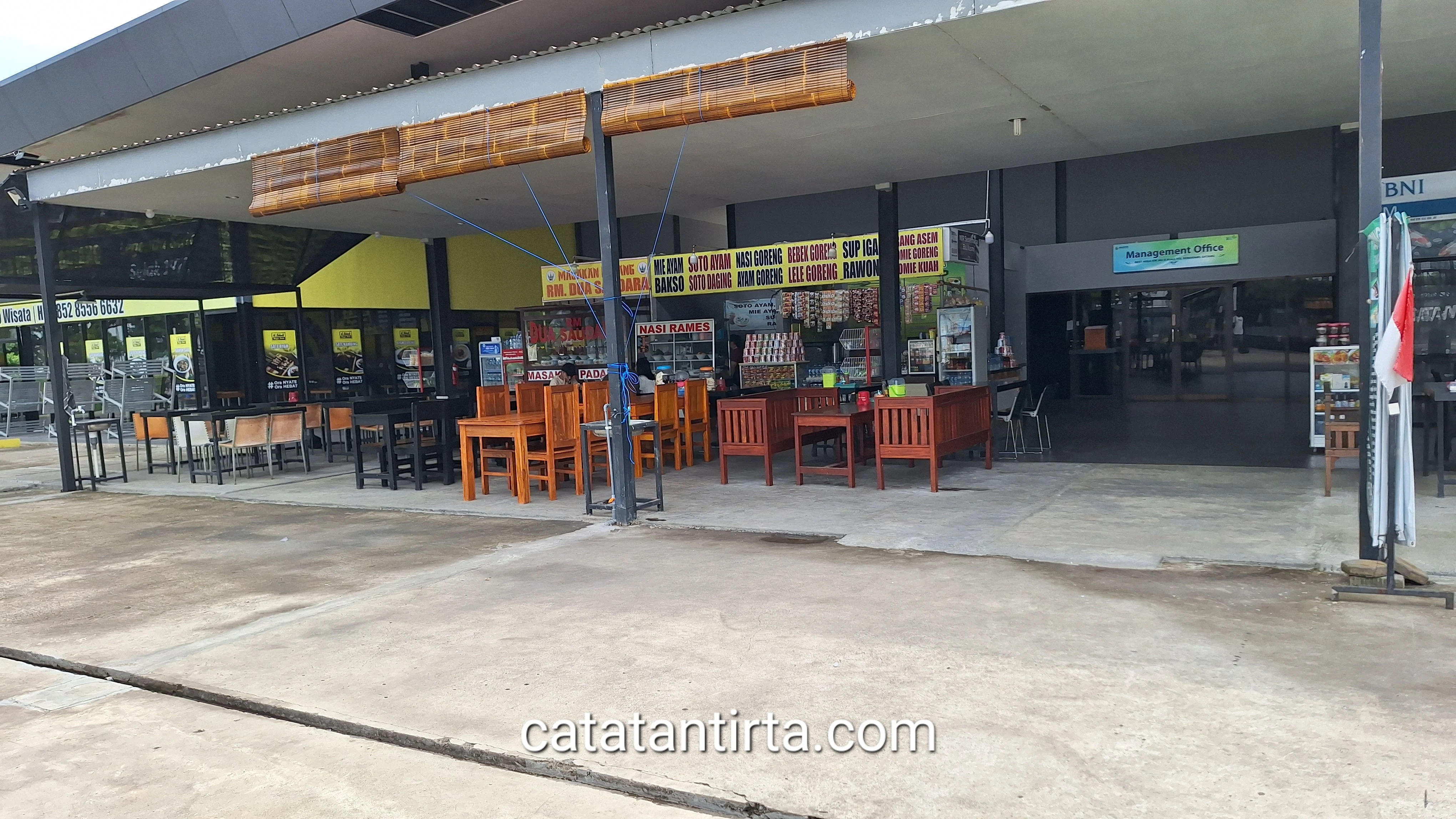 Kedai di Rest area 360B Subah Batang