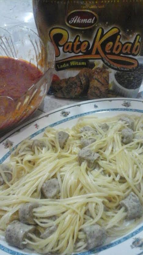 Blossom Mommy: Resepi Spaghetti Dengan Sate Kebab Akmal