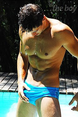 Swimpixx - free pics of men in swimmwer: speedos, aussiebum, sungas and nike suits. Brazilian homens nos sungas abraco sunga. Free photos of speedo men, hot gay men in speedos and aussiebum. Swimpixx blog for sexy speedos