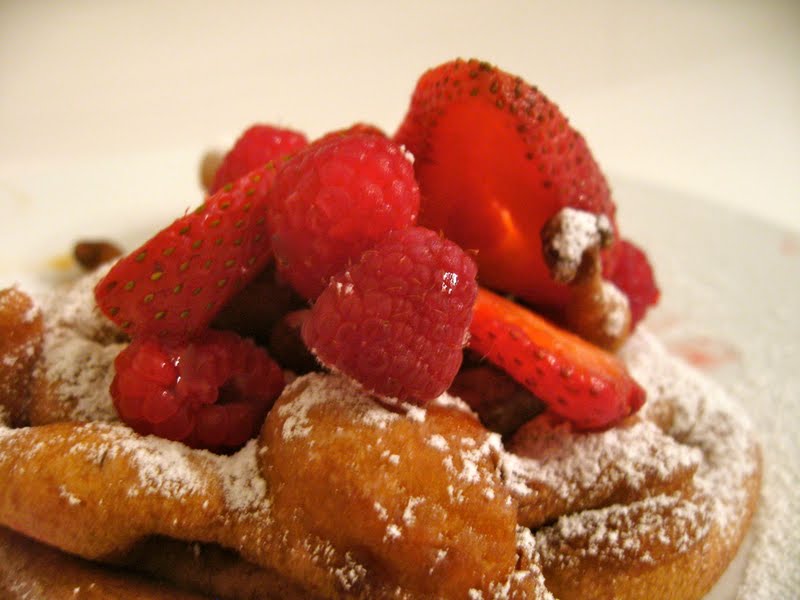 Funnel Cake summer time carnival snack