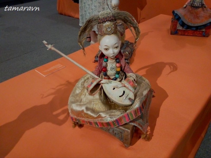 Выставка «Ульгер. Куклы семьи Намдаковых»