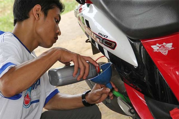 3 Oli Motor Terbaik untuk Matic yang Akan Menjaga Performa Mesin Motor Anda!