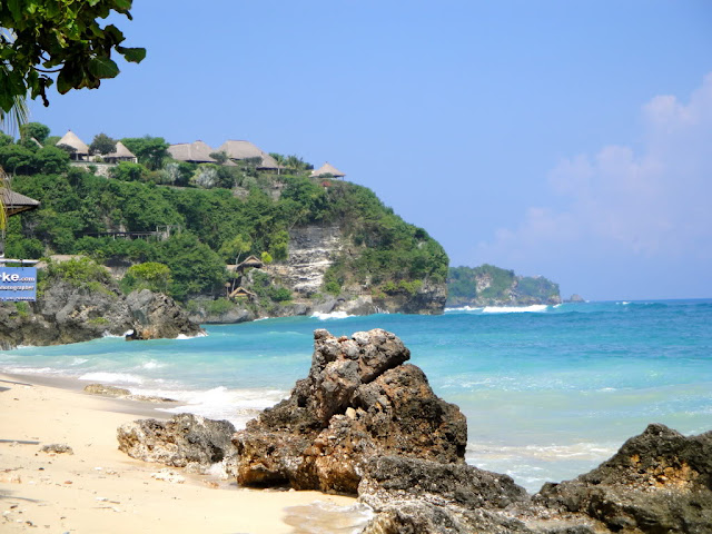 Foto Keindahan Pantai Bingin di Bali 