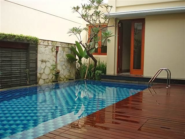  KOLAM  RENANG  Model Rumah  Modern