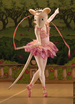 Las princesas del ballet bailar n polkas y tarantelas con Angelina Ballerina 