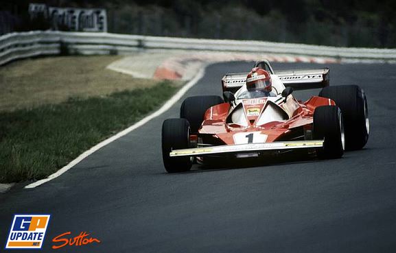 Niki Lauda pilotando el Ferrari formula 1 en 1976