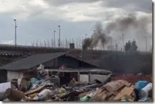 Fumo nocivo da una baracca Rom