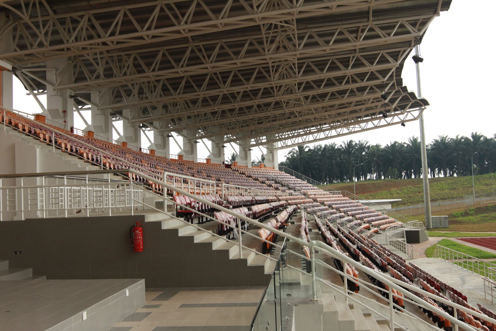 Lensaku Wajah mu Jelajah Stadium UTM  01062011