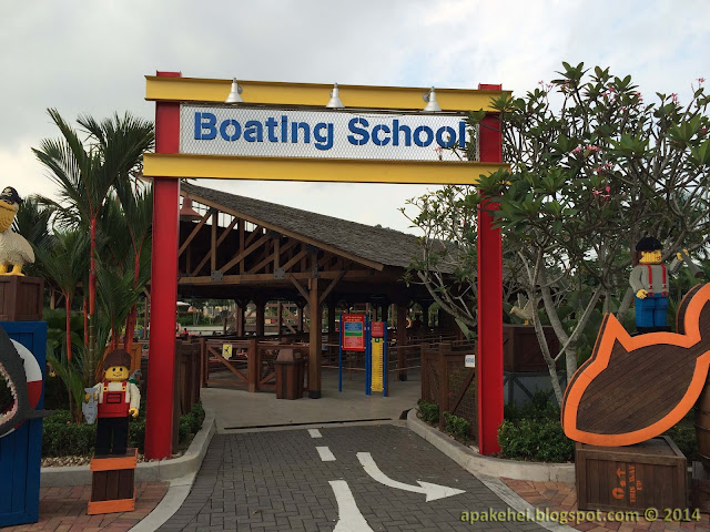 Legoland - Boating School