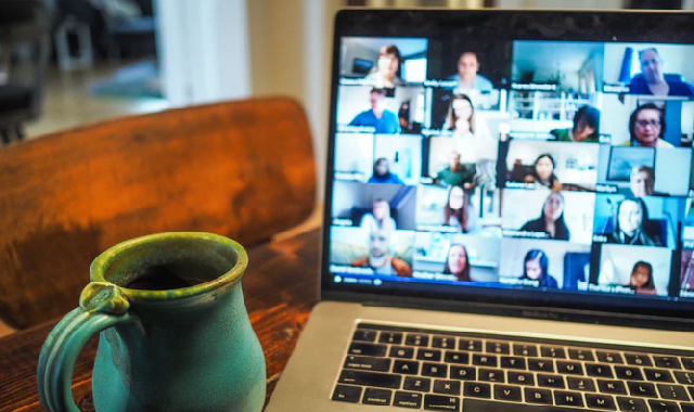 Facebook collaborates with a few video calling services to introduce new features