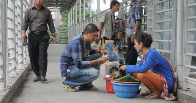 Miris, Dulu Di Puja Puja, Artis Ini Kini Berjualan Di 