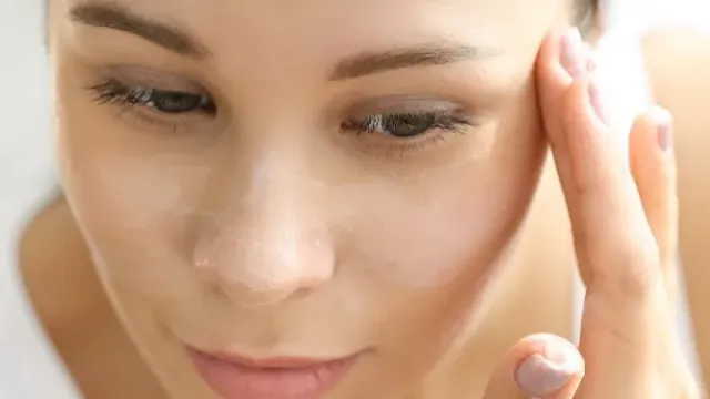 علاجات منزلية لقشرة الوجه