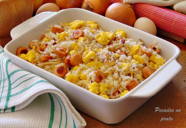 Arroz de sobras com tudo