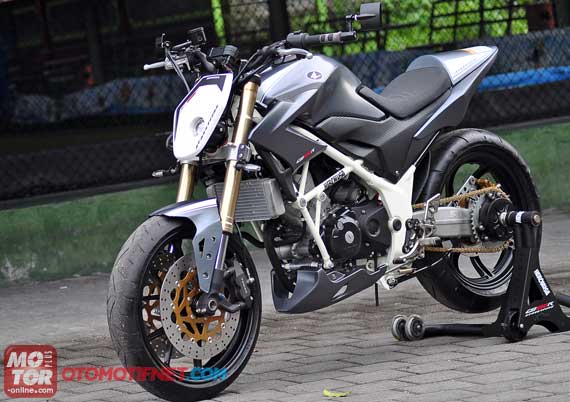 Foto Modifikasi Honda CBR 150R Fi Street Fighter